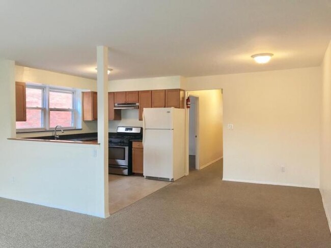 Foto del edificio - 3 bedroom in Brooklyn NY 11209