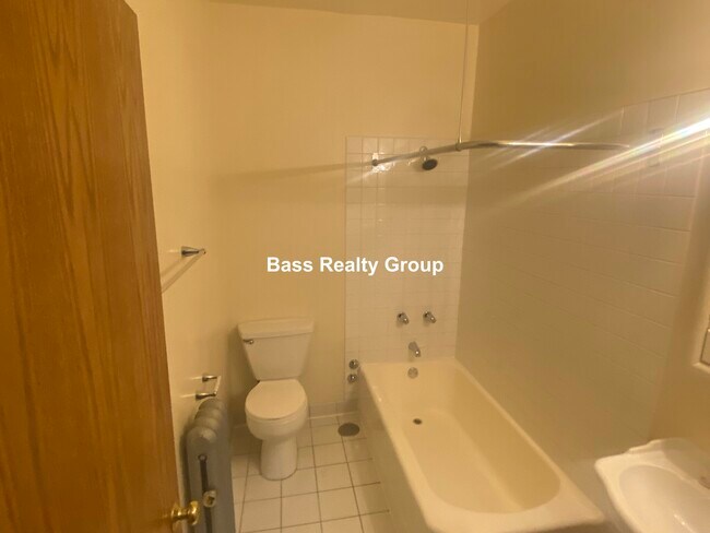 Building Photo - 4806 N Kedzie Ave