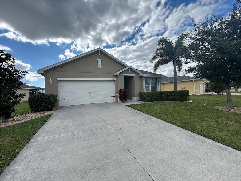 Foto principal - 7049 Waterford Pkwy
