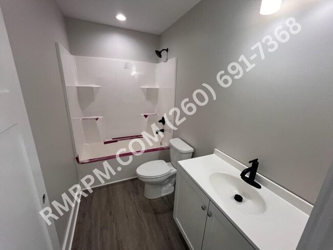 Foto del edificio - 3632 Logan Ave