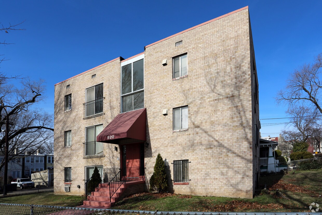 Building Photo - 520 Franklin St NE