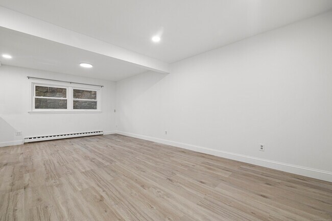 Building Photo - 45 Highview Ave