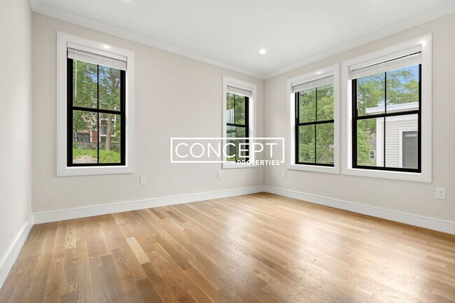 Building Photo - 281 Lamartine St
