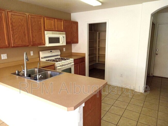 Building Photo - 3427 Yellow Pine Ln SW