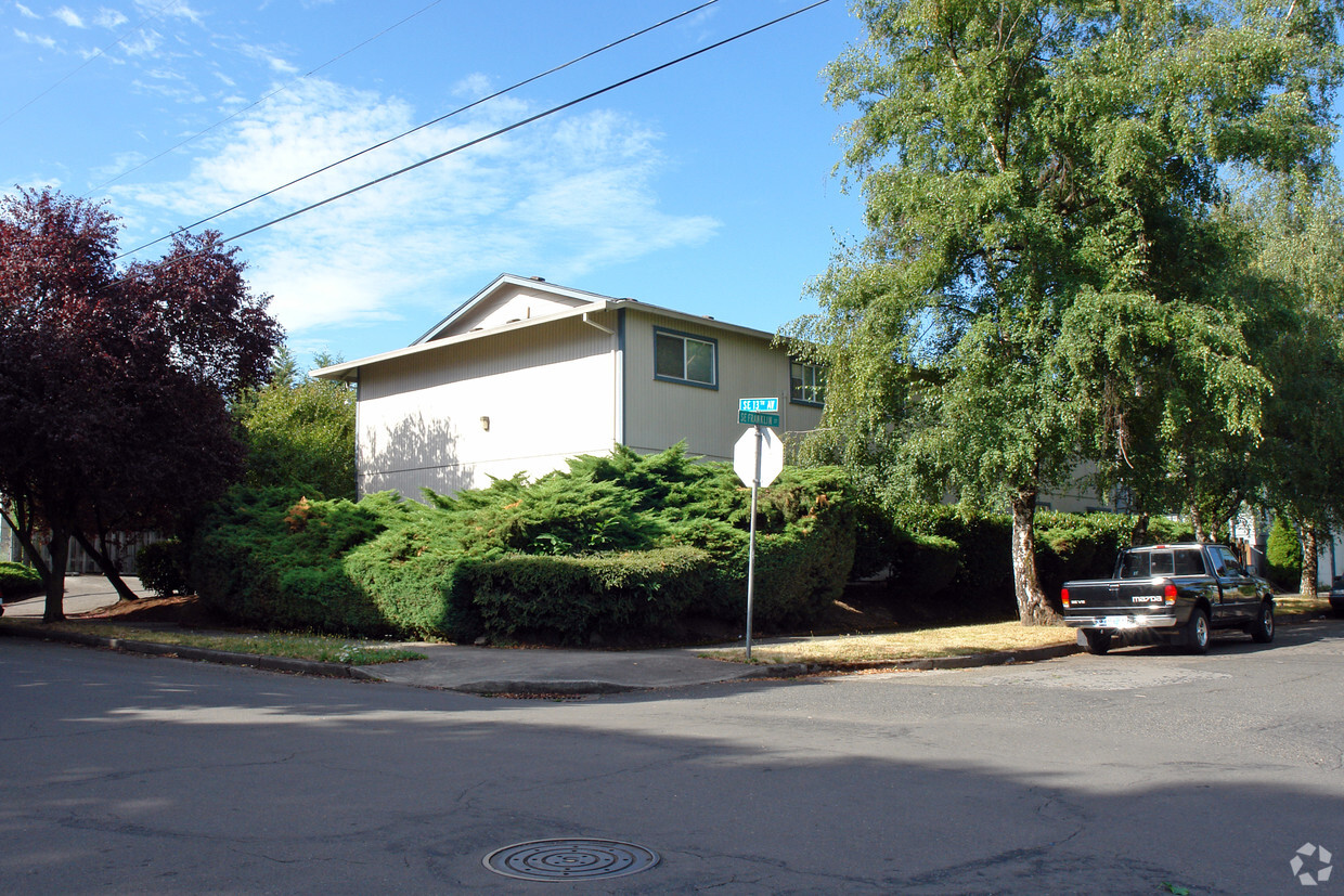 Foto principal - Shade Tree Apartments