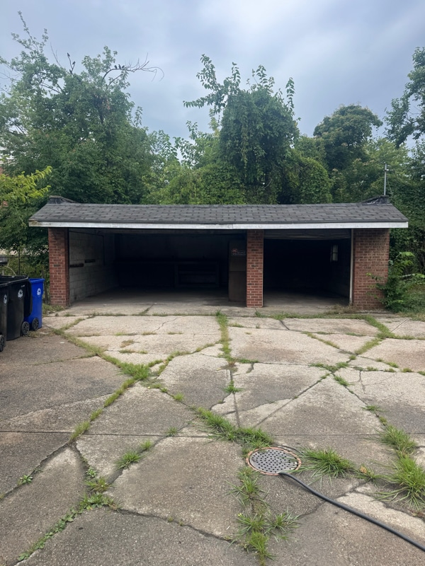 Building Photo - 15353 Yorick Ave