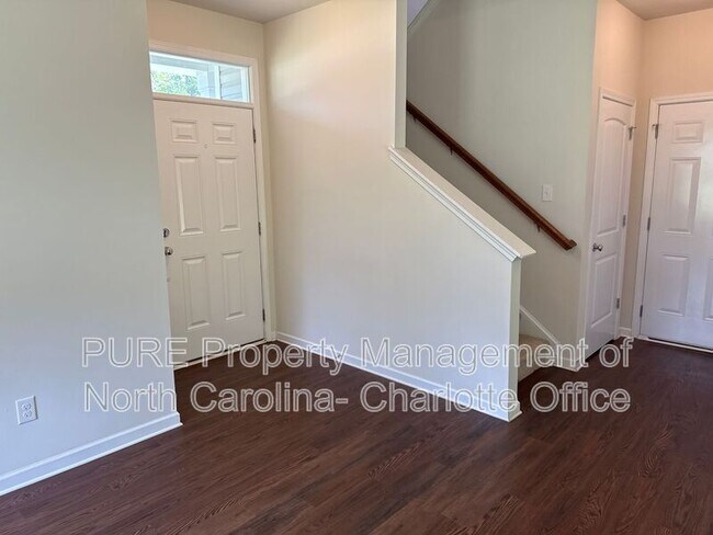 Foto del edificio - 613 Oak Forest Lane