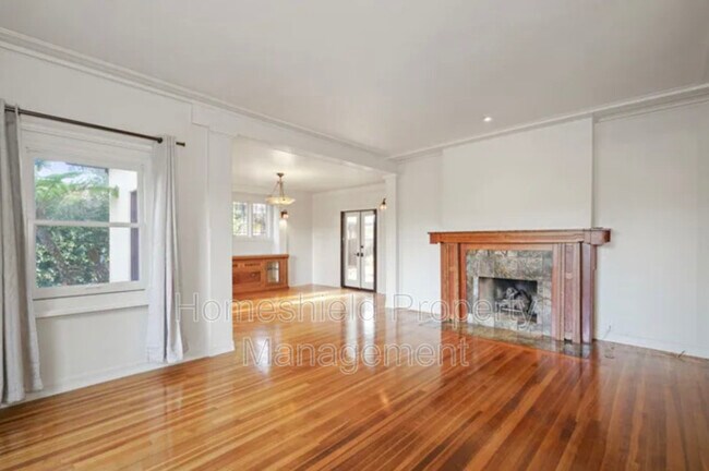 Foto del edificio - 3279 Homer St