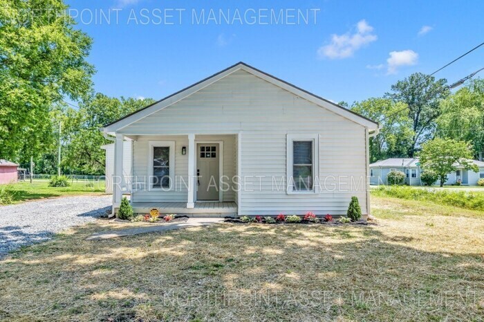 Foto principal - Charming 3-bedroom, 1-bath home!