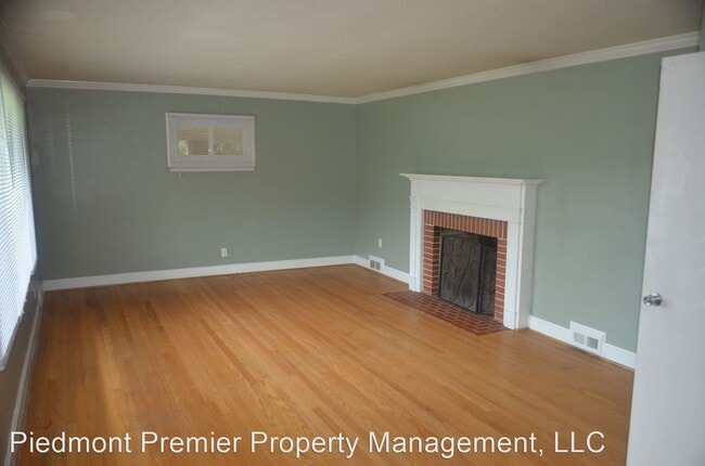 Building Photo - 3 br, 1.5 bath House - 3801 Ebert Street