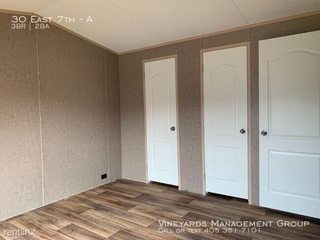 Building Photo - 3 br, 2 bath Mobile Home - 1840 NE Burgess Ct