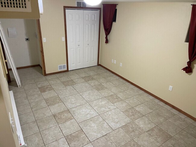 Building Photo - 1 Bed, 1 Bath Single-family home