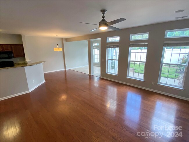 Building Photo - 12053 Windy Rock Way