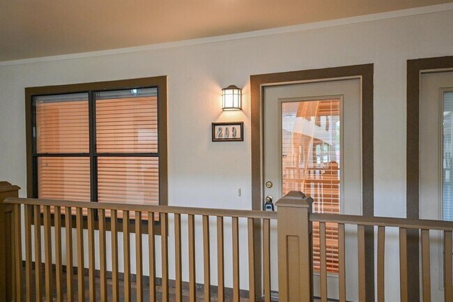 Foto del edificio - 1342 Rutland St