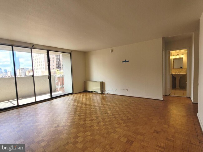 Foto del edificio - 224-30 W Rittenhouse Square