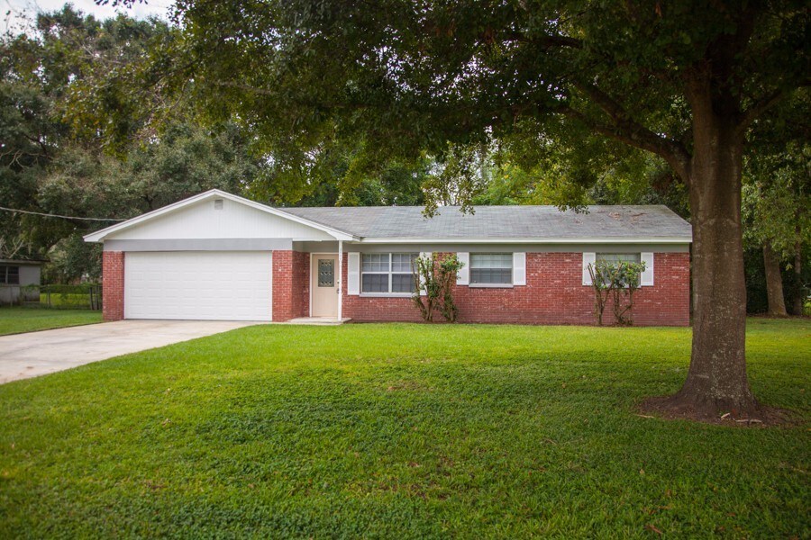Primary Photo - 2111 E Lumsden Rd