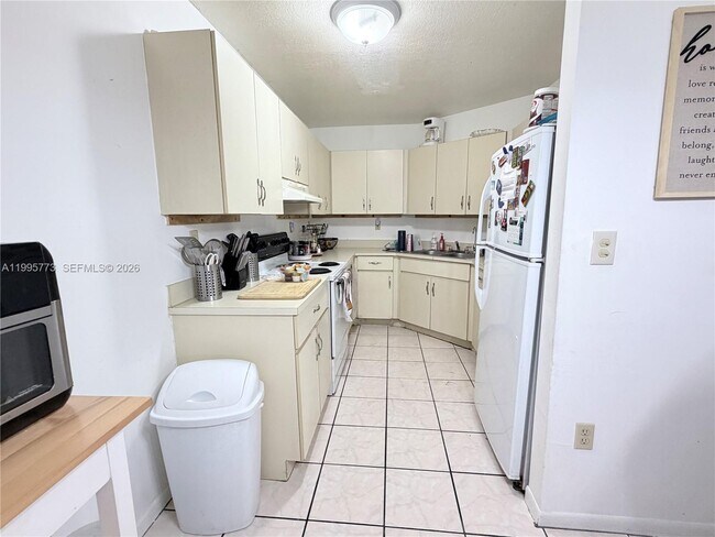 Foto del edificio - 954 NW 14th St