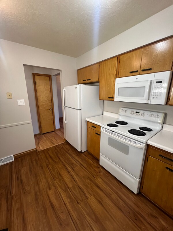 Foto del edificio - 6210 Franklin Ave