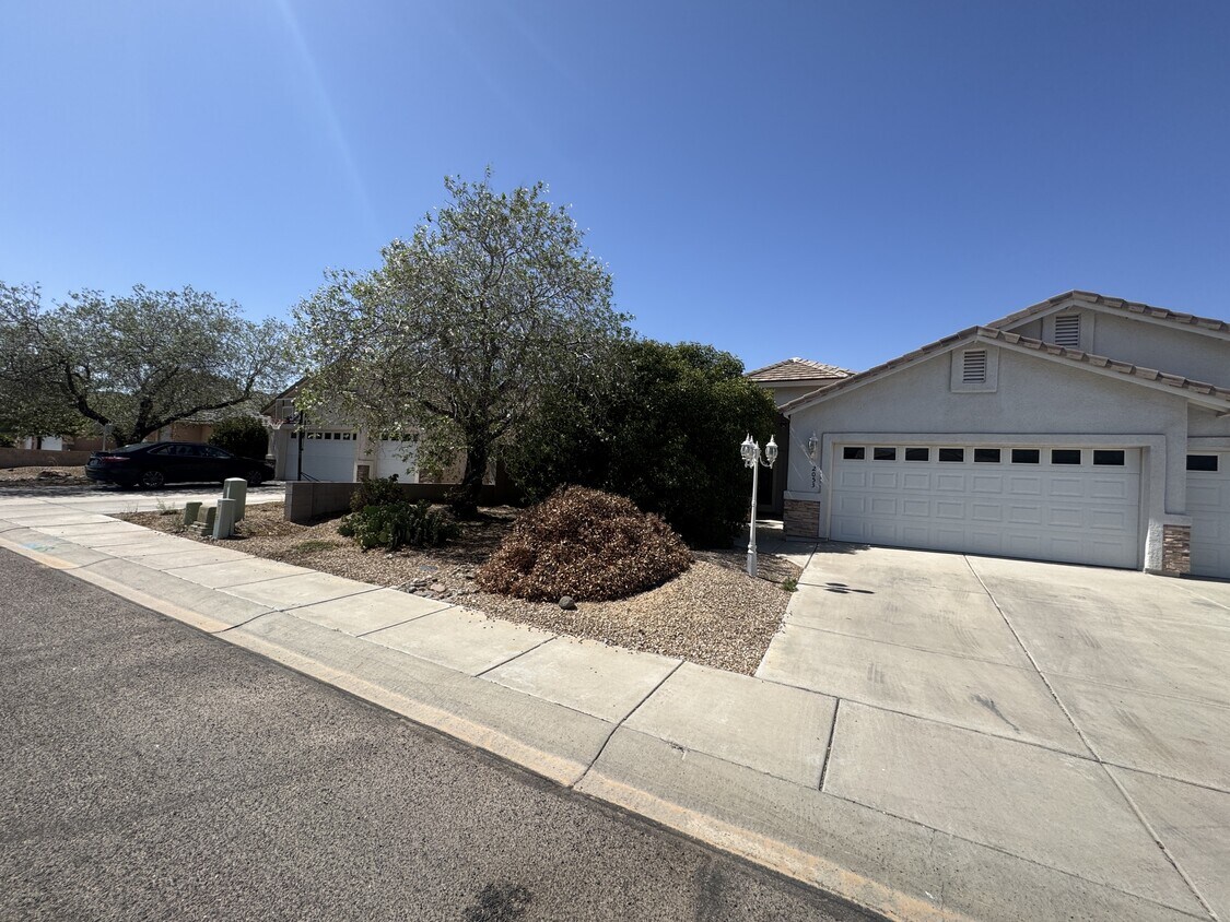 Foto principal - 2053 Gene Autry Dr