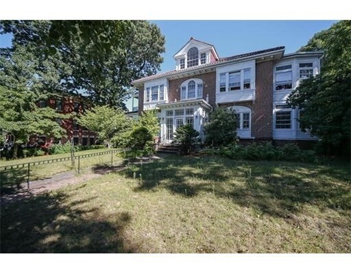 Foto principal - 1776 Commonwealth Avenue