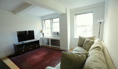 Building Photo - 155 E 39th St