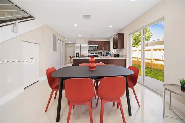 Foto del edificio - 1183 NE 111th St