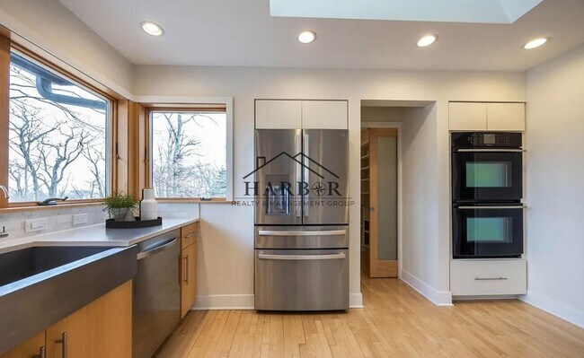 Foto del edificio - 1410 Woodland Dr SW