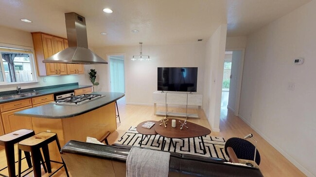 Photo - 602 Teredo Dr House