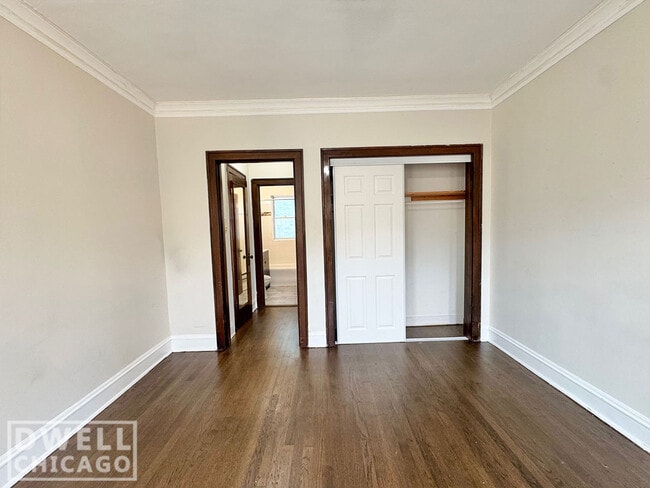 Building Photo - 3820 N Greenview Ave