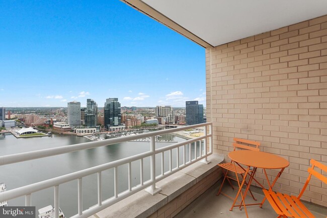 Foto del edificio - 100 Harborview Dr