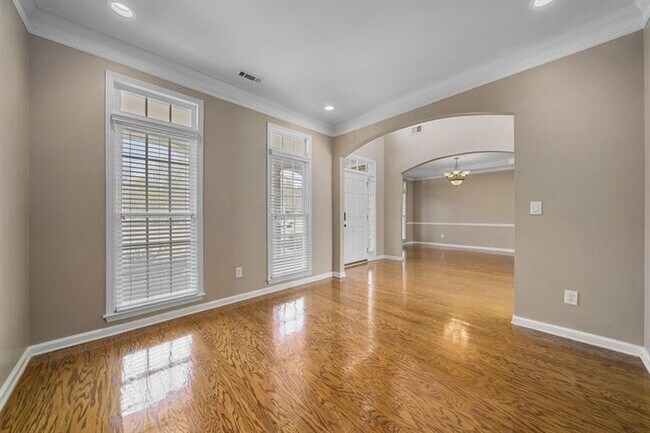 Building Photo - 130 Candler Ct