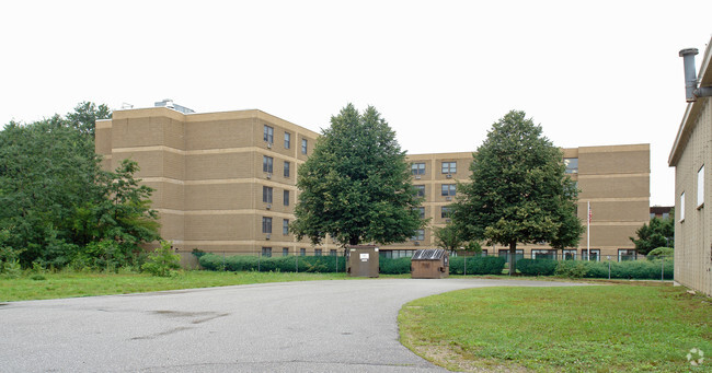 Foto del edificio - Coliseum Senior Residence