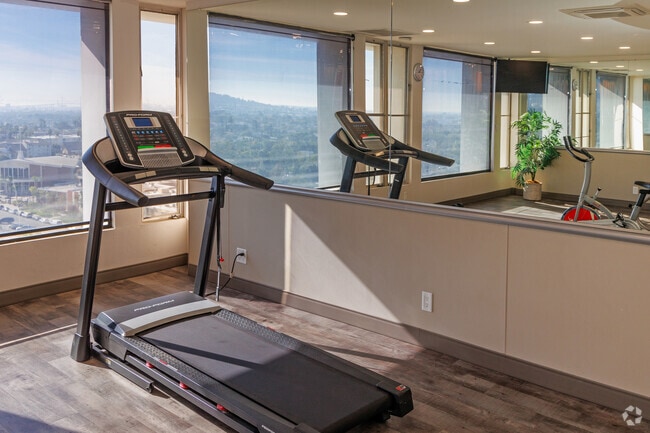 Fitness Center - Bay Towers at Bixby Knolls - 55+ Active Ad...