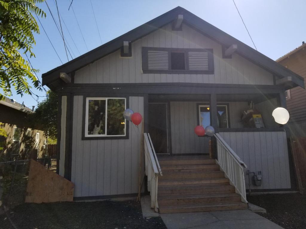 Primary Photo - 622 E. Anderson St