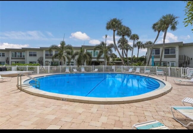 Foto del edificio - 6300 Flotilla Dr