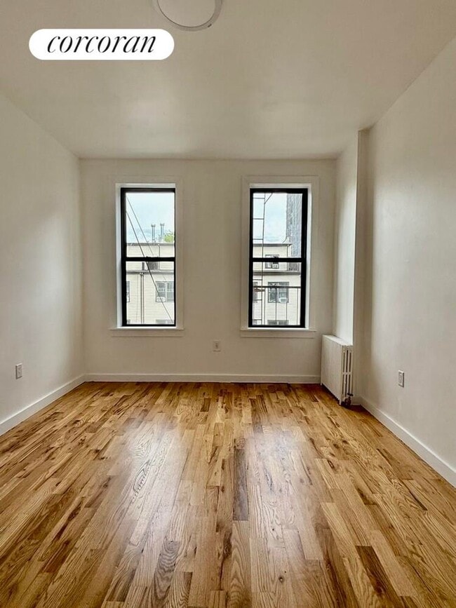 Building Photo - 1348 Putnam Ave