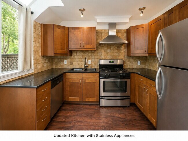 Foto del edificio - Rare Virginia Highland Loft-Style Retreat with Private Patio, Off-Street Parking, and Serious Cha...