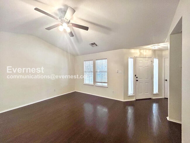 Building Photo - 317 Strawn