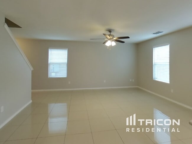 Building Photo - 10718 Castello Cyn