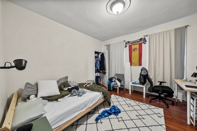Foto del edificio - 76 Parker Hill Ave