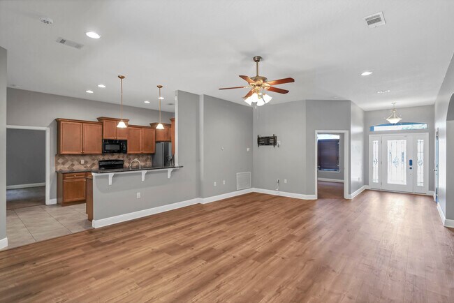 Building Photo - 4628 Hermosa Rd