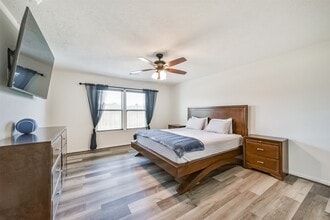 Building Photo - 25546 Kensington Lk Dr
