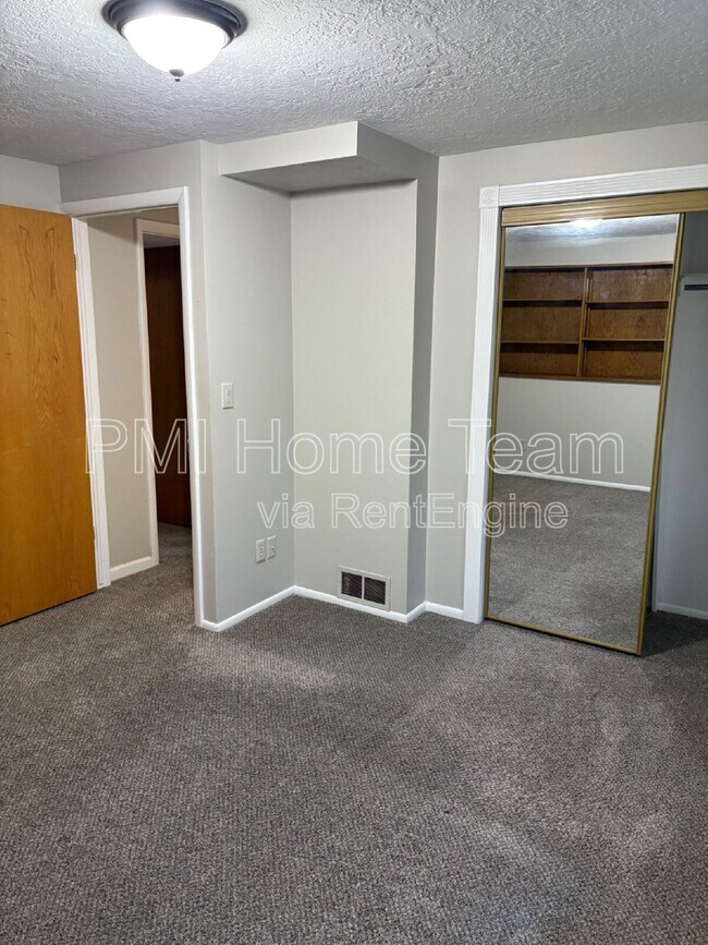 Foto del edificio - 463 W 2300 S