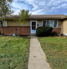 Building Photo - 1307 Castlerock Dr