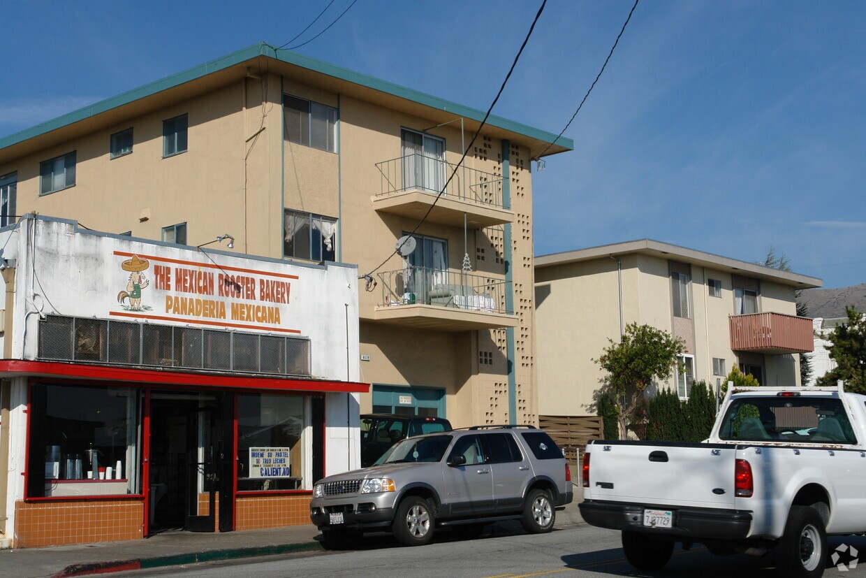 Building Photo - 619 Linden Ave