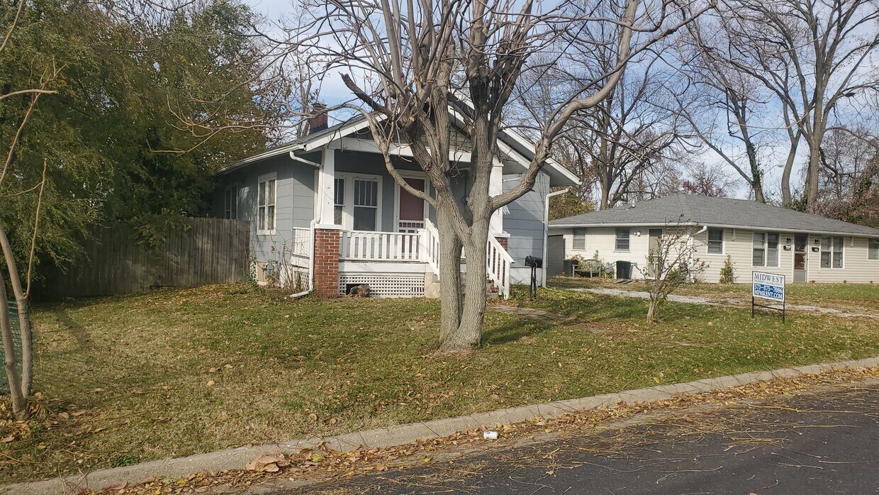 Primary Photo - 3 bd house, North Central Columbia, walkin...