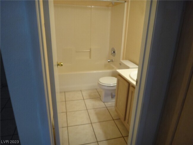 Building Photo - 3120 Tarpon