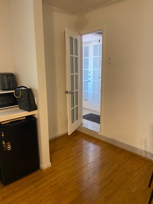 Building Photo - 843 SW 134th Pl