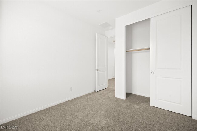 Foto del edificio - 10140 Glen Aulin St