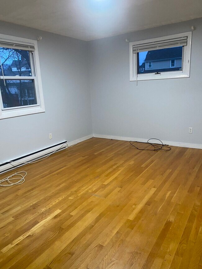 Building Photo - 27 Elmwood Park